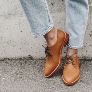 Nicole James Oxford in Almond